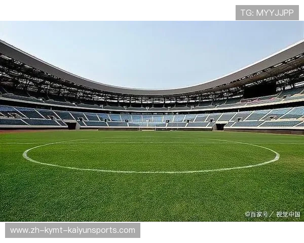 足球比赛中的场地适应与条件变化